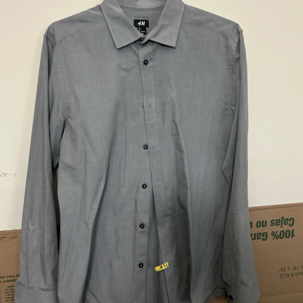 H&M Gray Dress Shirt Classic Design